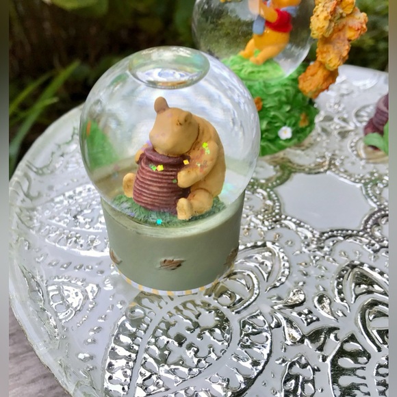 DISNEY Winnie The Pooh Tigger Piglet Eeyore Snowglobe Glitter Glass Snow Dome - Picture 2 of 12